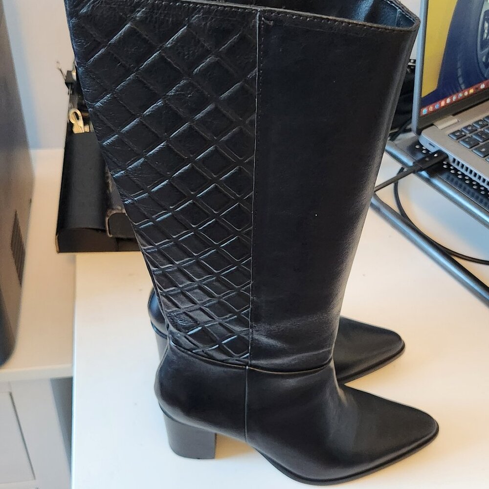 Women's leather boots size US 5.5